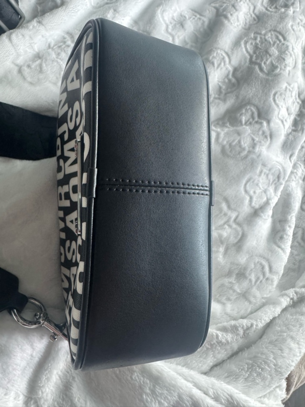 Marc Jacobs Black and White Logo Crossbody Bag - Picture 2 of 6